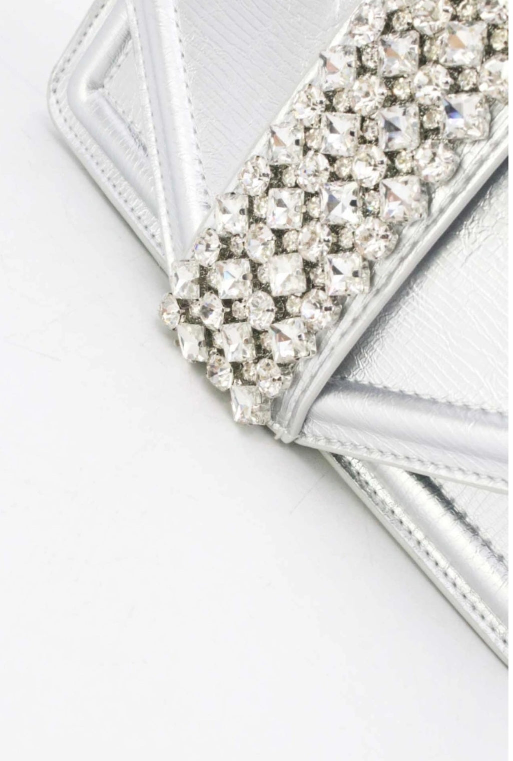 Abend- und Hochzeitstasche mit Diamanten verziert