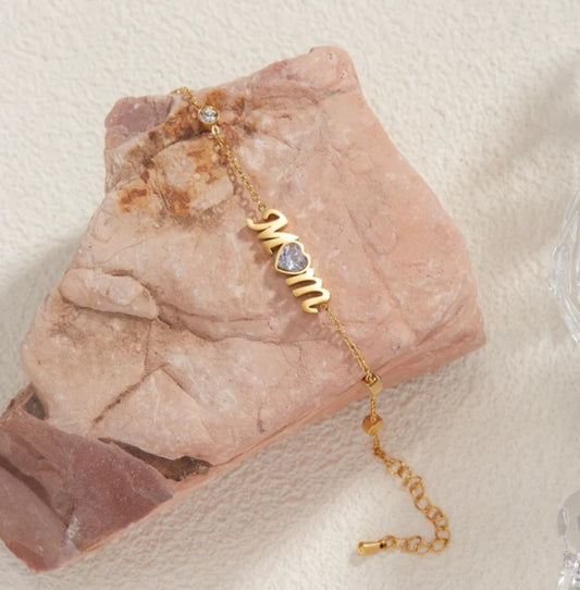✨ Elegantes Armbändchen „Mom“ – Zeitlose Schönheit mit Herz ✨